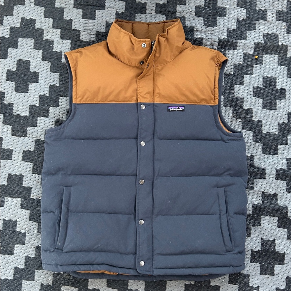 NWOTags Patagonia Brown & Navy Bicolored Down Puffer Vest - So Cozy & Warm!